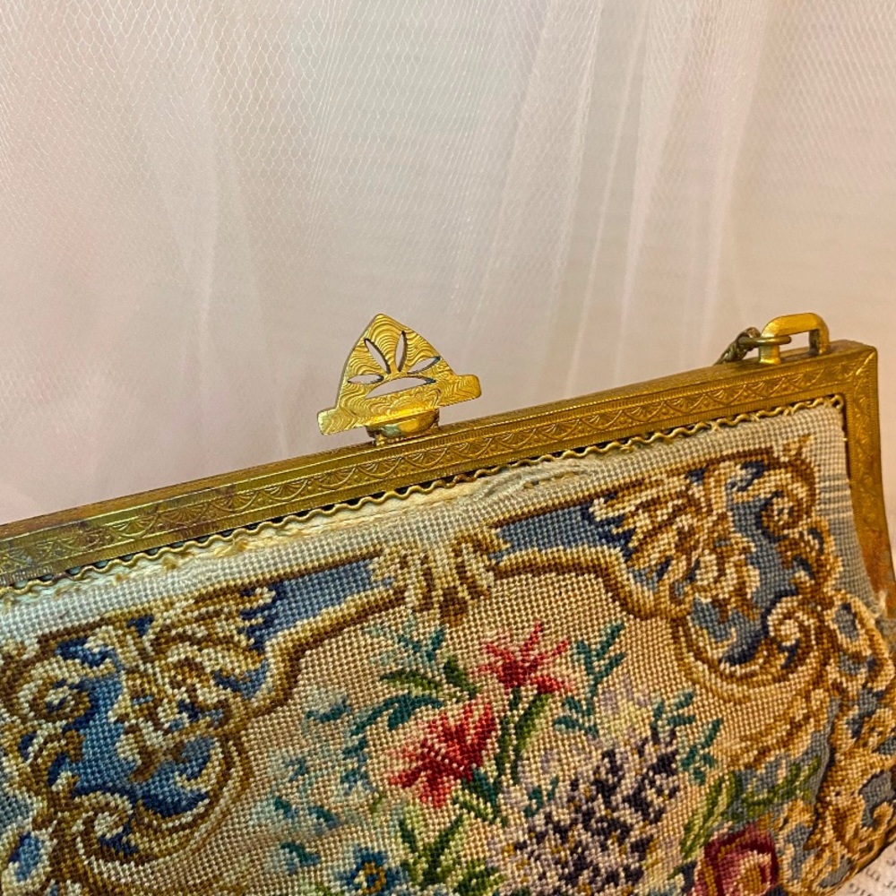Victorian Tapestry Embriodered Purse - Picture 3 of 5